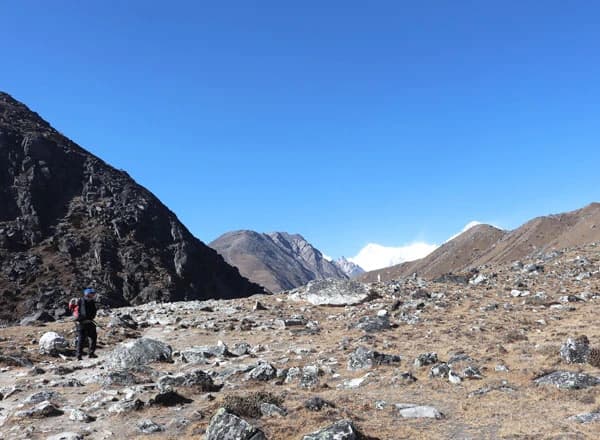 Best Time for Everest Cho La Pass Trek