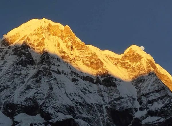 Sunrise view in Annapurna Himalaya