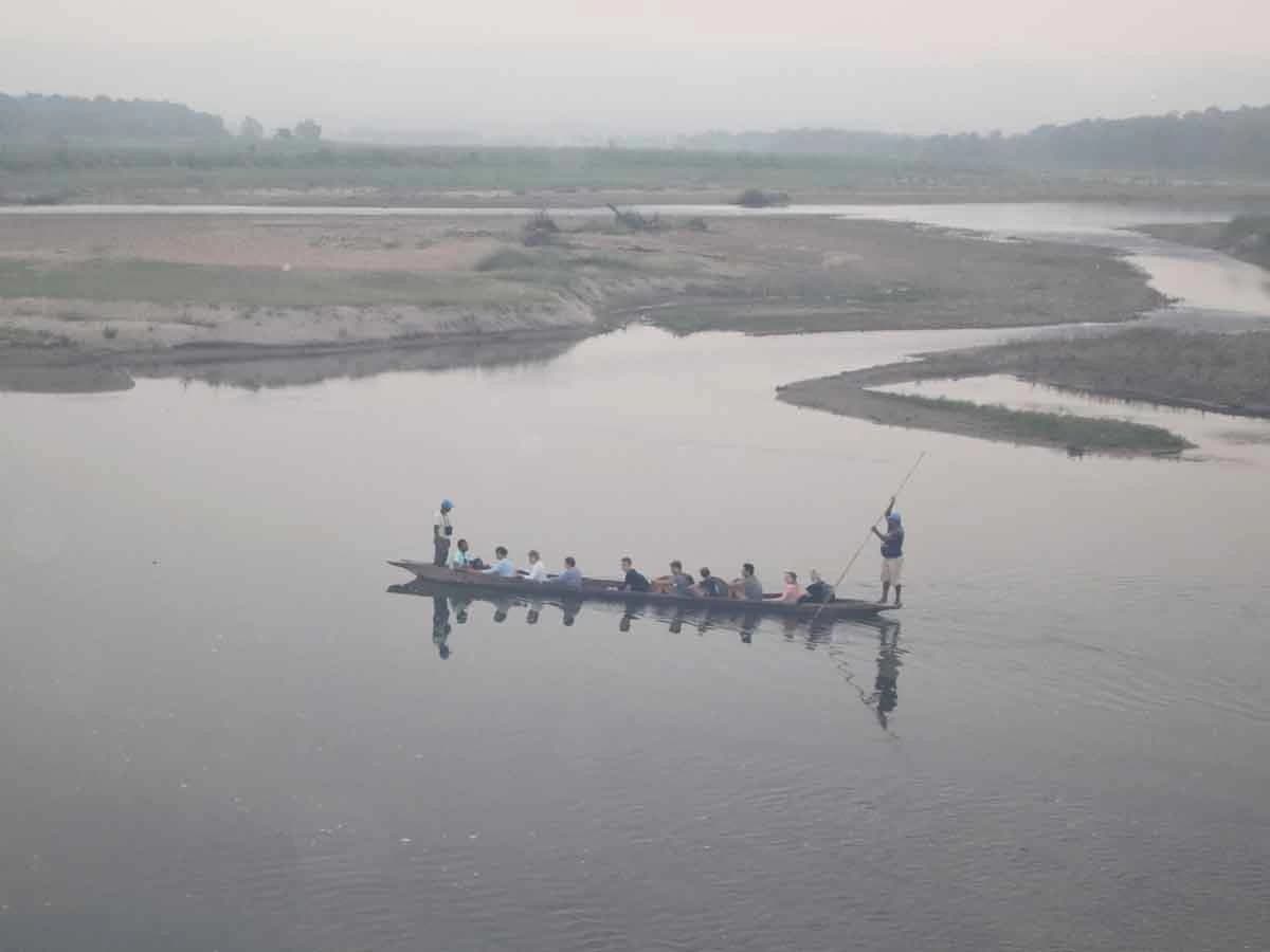 Canoe tour in Chitwan
