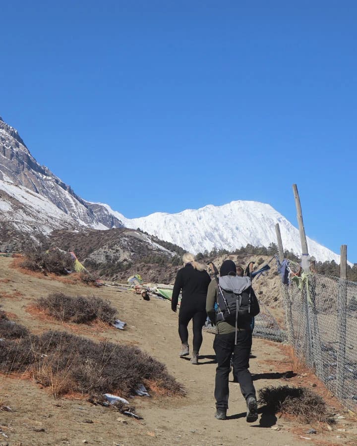 Walking towards the Thorong La Pass